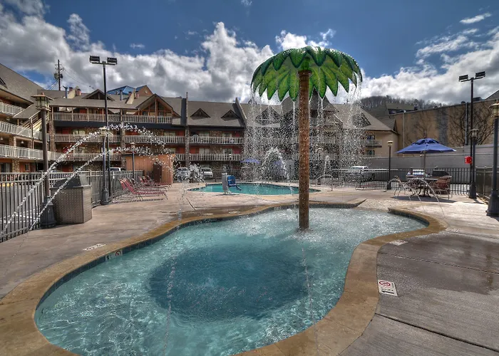 Motel: Crossroads Inn & Suites