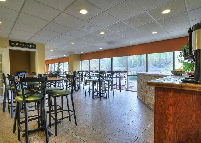 Resort: Edgewater Hotel And Conference Center